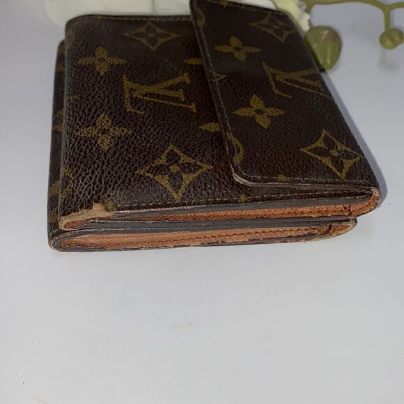 Authentic Louis Vuitton Elise Compact Wallet - Picture 4 of 12